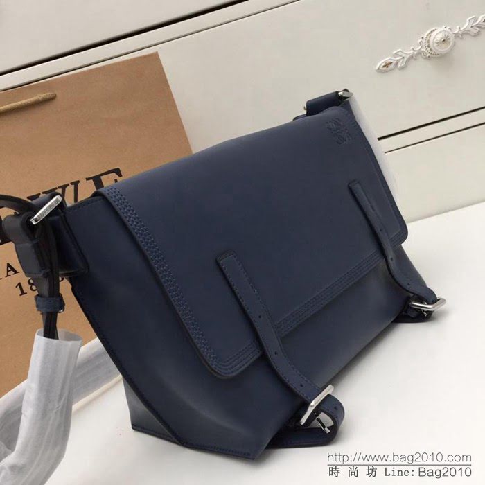 LOEWE羅意威 專櫃同步 經典百搭 明星同款 Military Messenger 信使包 0169 男女同款  jdl1027